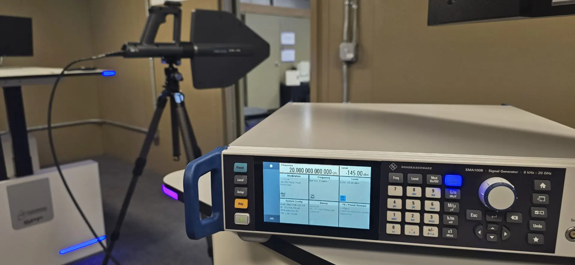 RF shielding effectiveness testing equipment